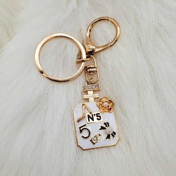 Large Gold Fragrance Pendant Key Chain | Chic and Elegant Key Chain | NEW - Picture 3 of 8